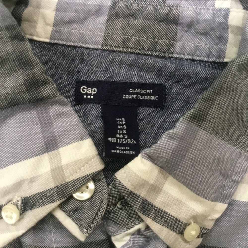 GAP Classic Fit Button Down - Picture 3 of 4